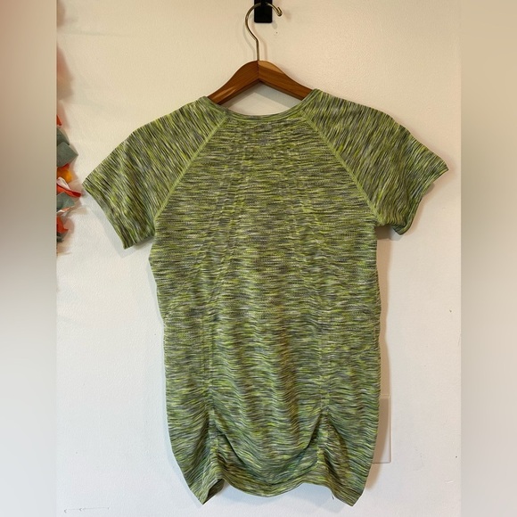 Athleta Fastest Track Seamless Shirt Women's Large Green Ruched Athletic Gym EUC - Picture 4 of 7
